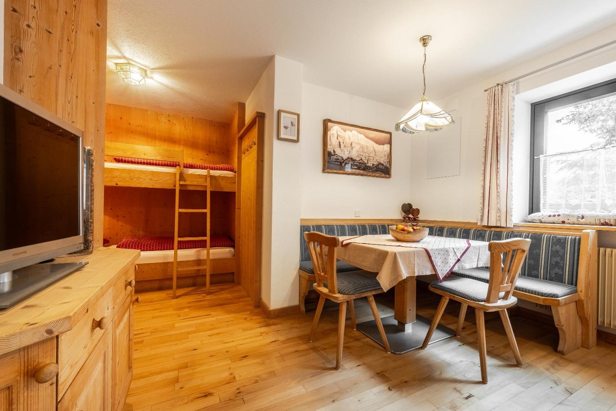 Ciasa Laoi Apartment San Cassiano (Badia)